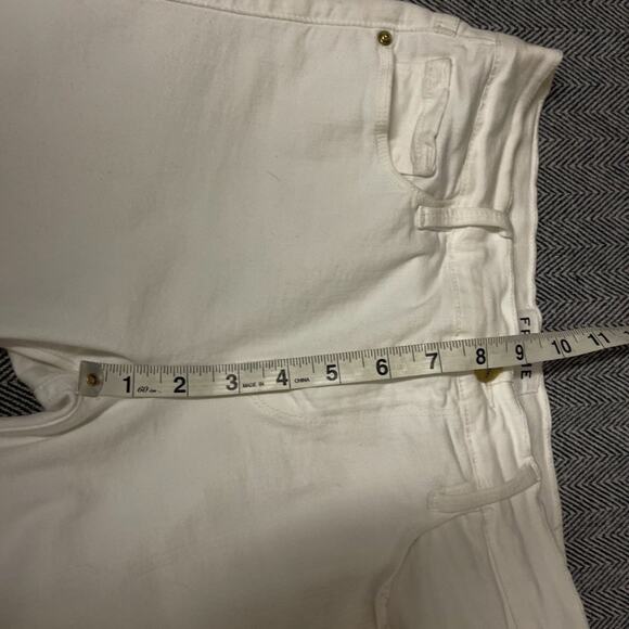 FRAME - Le Skinny De Jeanne Raw Hem Jeans in Blancv - Picture 7 of 8